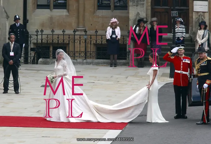 : Kate Middleton & Pippa Middleton at Royal Wedding : Kate Middleton & Pippa Middleton at Royal Wedding