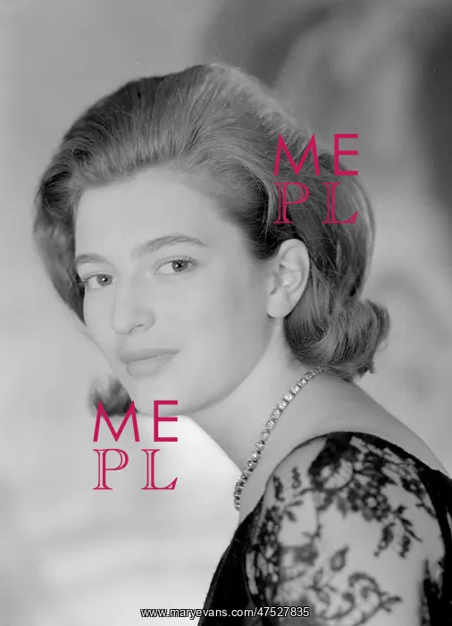  : Katerina Salveson