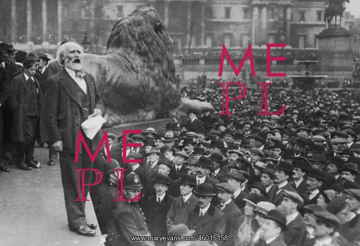 : Keir Hardie giving a speech : Keir Hardie giving a speech