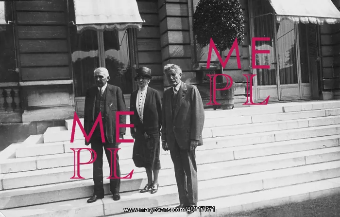 : The Kellogg-Briand Pact in Paris, 1928 : The Kellogg-Briand Pact in Paris, 1928