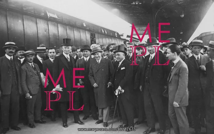 : The Kellogg-Briand Pact in Paris, 1928 : The Kellogg-Briand Pact in Paris, 1928