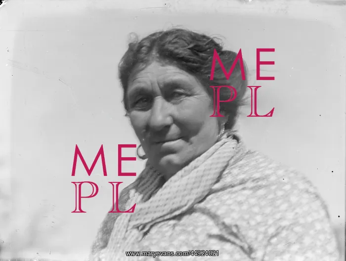  : Kemnal Farm - Lady