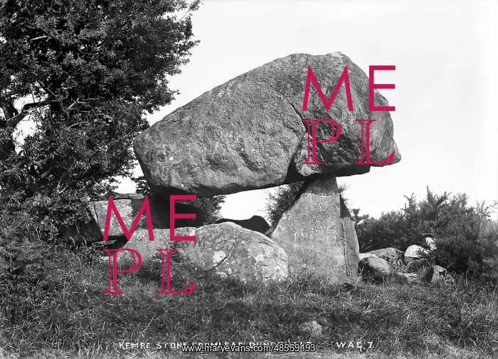 : Kempe Stone Cromlech, Dundonald : Kempe Stone Cromlech, Dundonald