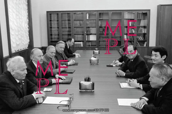: Kenji Miyamoto visits USSR : Kenji Miyamoto visits USSR
