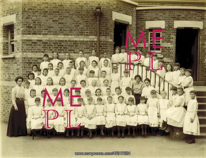 : Kensington & Chelsea District School, girls group photo : Kensington & Chelsea District School, girls group photo