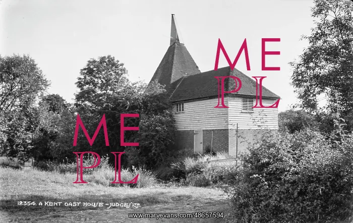 : A Kent Oast House : A Kent Oast House