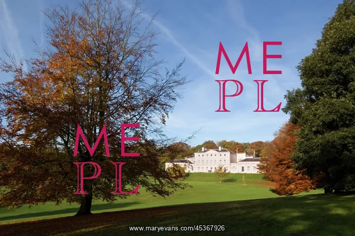 : Kenwood House in Autumn : Kenwood House in Autumn