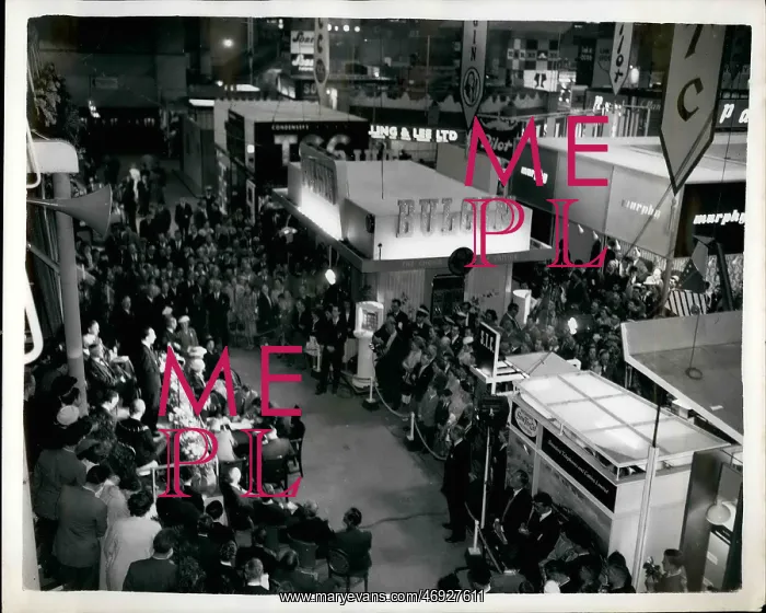 : Radio. Aug. 08, 1957 - Radio show opens at Earl's court : Radio. Aug. 08, 1957 - Radio show opens at Earl's court