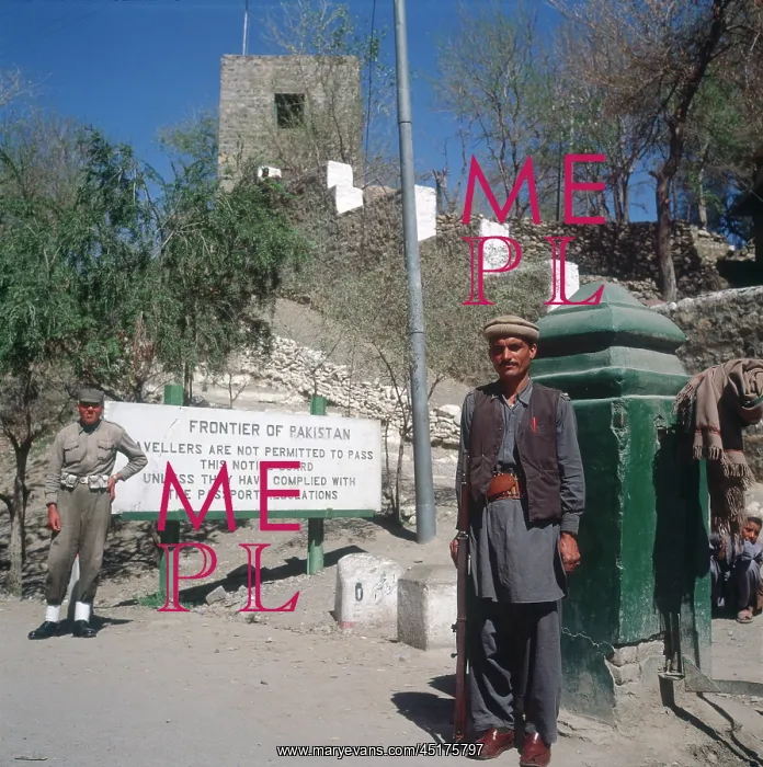 : KHYBER PASS / BORDER : KHYBER PASS / BORDER