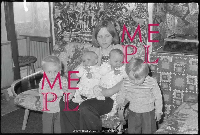 : Kid - child - children - twins : Kid - child - children - twins