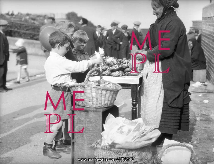 : Kids Buying Crabs : Kids Buying Crabs