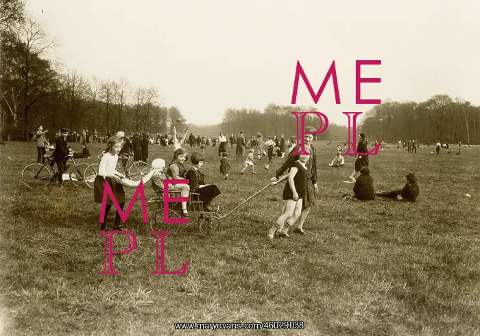 : Kids playing in the Treptower Park : Kids playing in the Treptower Park