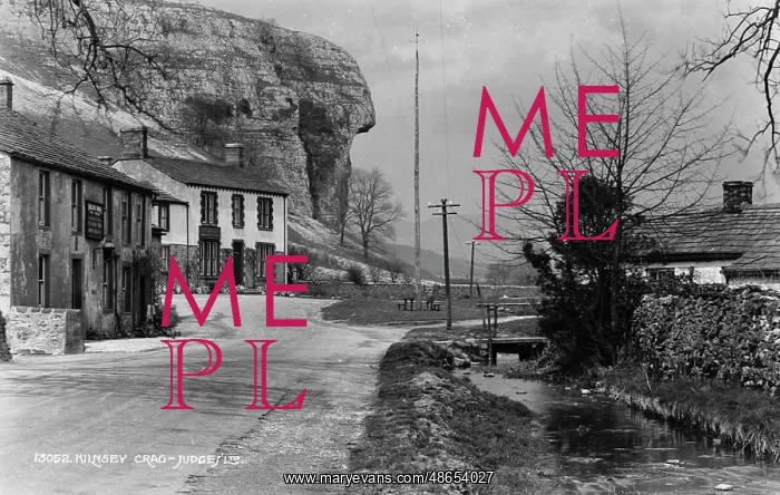 : Kilnsey Crag : Kilnsey Crag