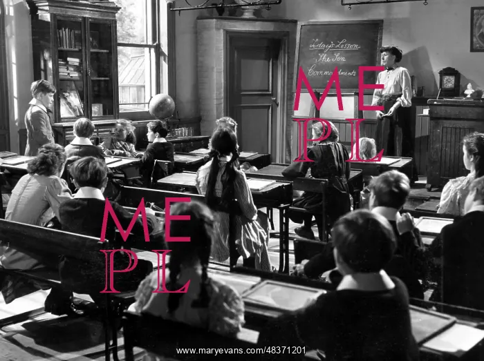 : KIND HEARTS AND CORONETS : KIND HEARTS AND CORONETS