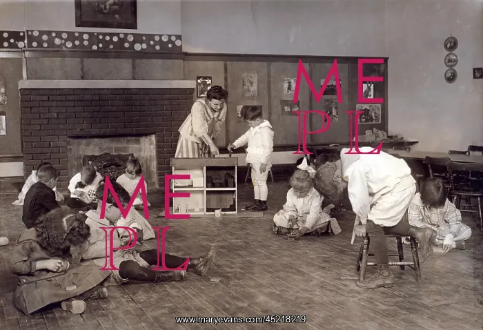 : Kindergarten children in Horace Mann School ? : Kindergarten children in Horace Mann School ?