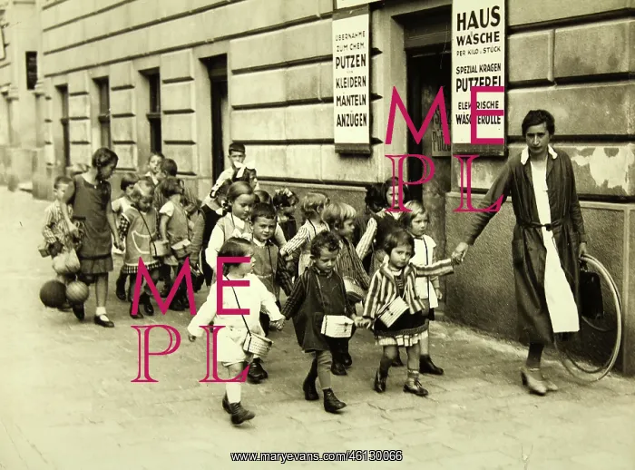 : Kindergarten group in Vienna-Wahring Vienna : Kindergarten group in Vienna-Wahring Vienna