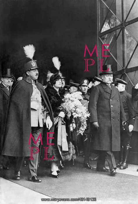 : King Amanullah Khan and Paul von Hindenburg in Berlin, 1928 : King Amanullah Khan and Paul von Hindenburg in Berlin, 1928