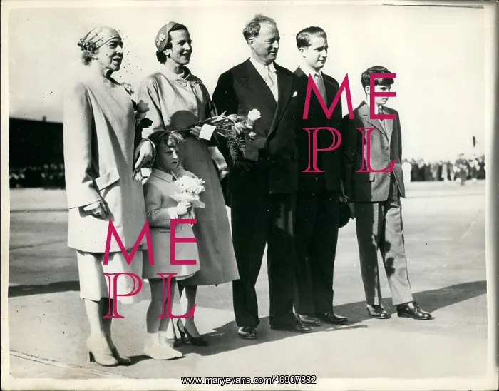  : King Baudouin leaves for Belgian Congo