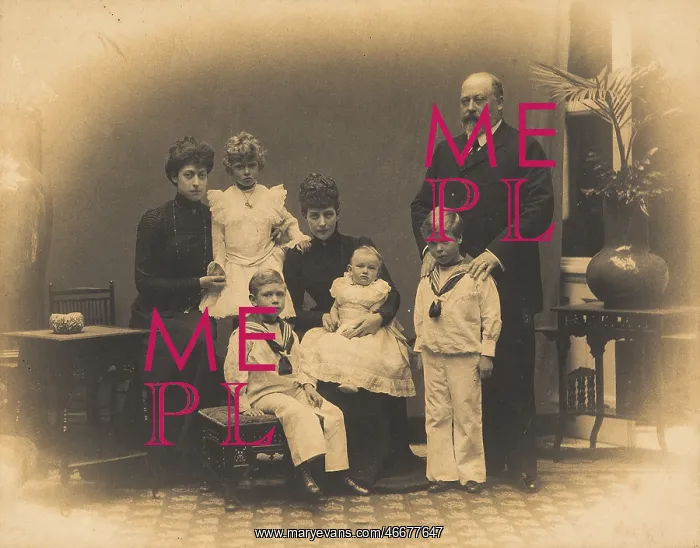 : King Edward VII and his family, c1901 : King Edward VII and his family, c1901