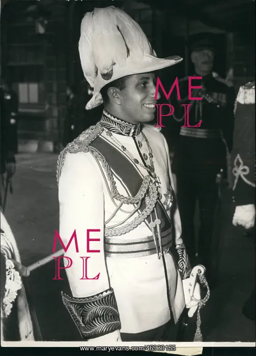: King Faisal of Iraq in uniform : King Faisal of Iraq in uniform