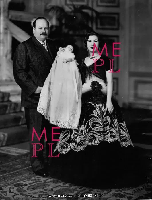 : King Farouk and Queen Narriman of Egypt with daughter : King Farouk and Queen Narriman of Egypt with daughter