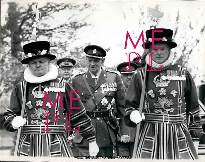 : King Frederick of Denmark with Yeomen Warders : King Frederick of Denmark with Yeomen Warders