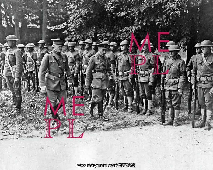 : King George V with troops, Western Front, WW1 : King George V with troops, Western Front, WW1