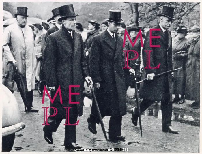 : King George VI at Countess of Strathmore's funeral : King George VI at Countess of Strathmore's funeral