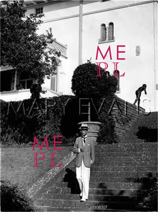 : KING GUSTAV WALKING : KING GUSTAV WALKING