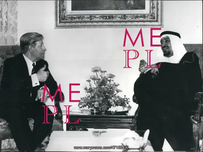 : King Khaled of Saudi Arabia and Helmut Schmidt, Germany : King Khaled of Saudi Arabia and Helmut Schmidt, Germany