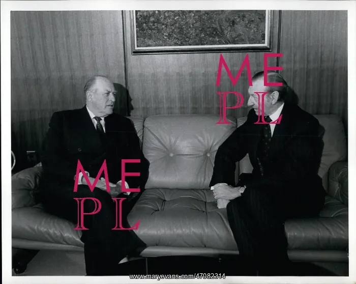 : King Olav V of Norway and Kurt Waldheim of UN : King Olav V of Norway and Kurt Waldheim of UN