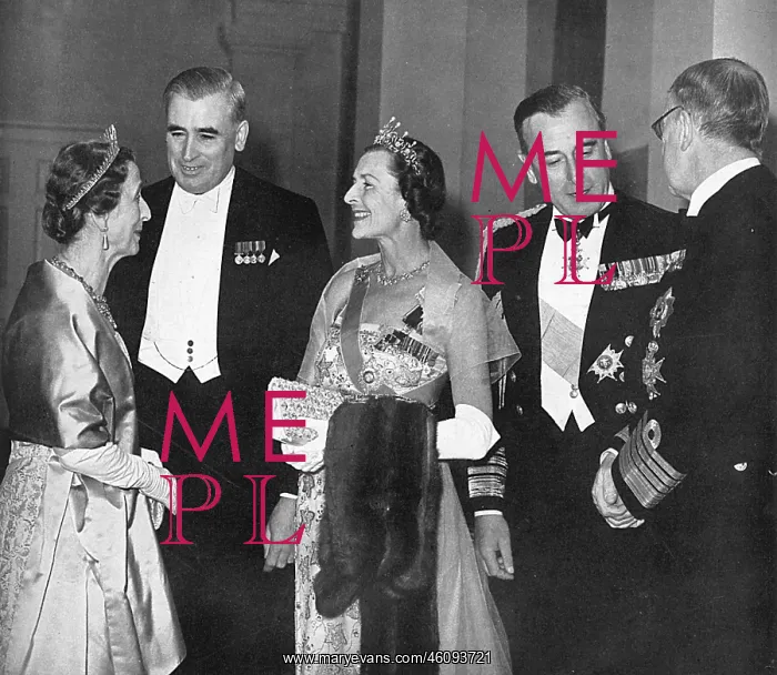 : King and Queen of Sweden entertained by the Mountbattens : King and Queen of Sweden entertained by the Mountbattens