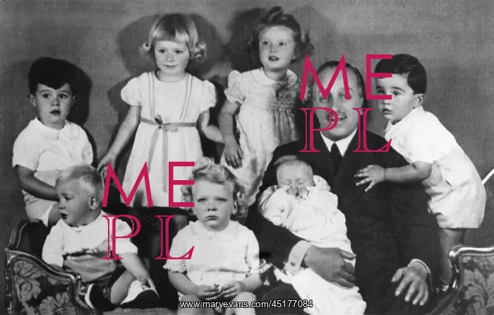 : The King of Spain and his grandchildren : The King of Spain and his grandchildren