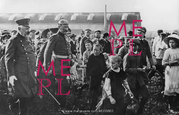: King Wilhelm II at the launch of a zeppelin, around 1910 : King Wilhelm II at the launch of a zeppelin, around 1910