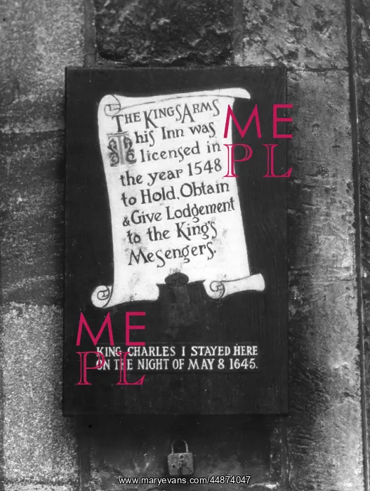 : KING'S ARMS INN SIGN : KING'S ARMS INN SIGN