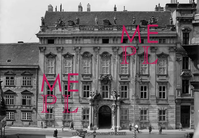 : Kinsky Palace in Vienna, 1933 : Kinsky Palace in Vienna, 1933