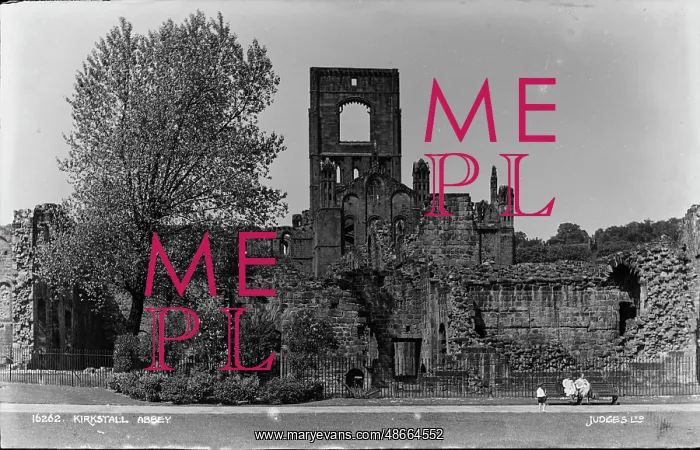 : Kirkstall Abbey Ruins : Kirkstall Abbey Ruins