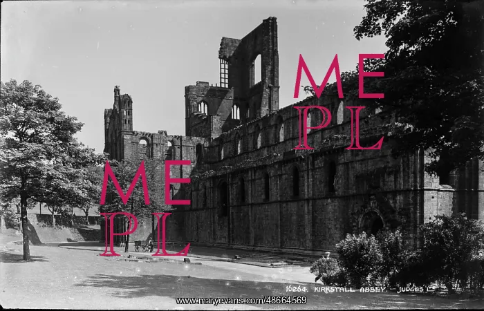 : Kirkstall Abbey Ruins : Kirkstall Abbey Ruins