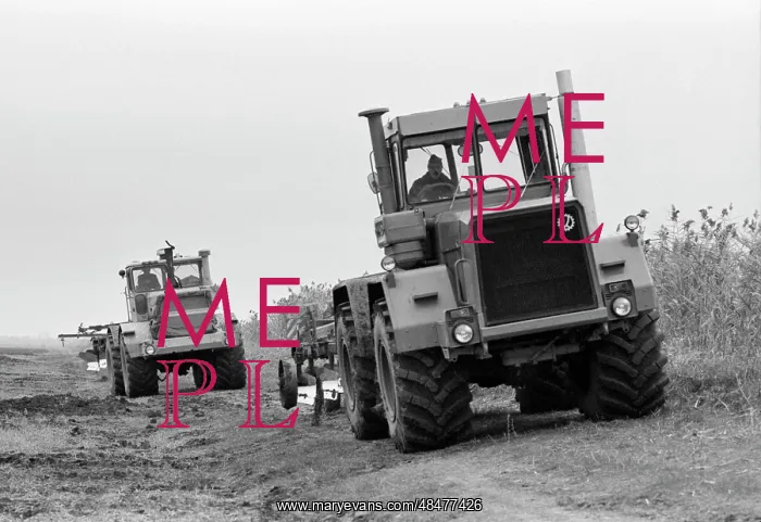 : Kirovets K-701M tractors : Kirovets K-701M tractors