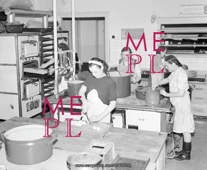 : Kitchen in 1948 : Kitchen in 1948