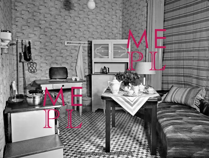 : Kitchen-living room (undated picture) : Kitchen-living room (undated picture)