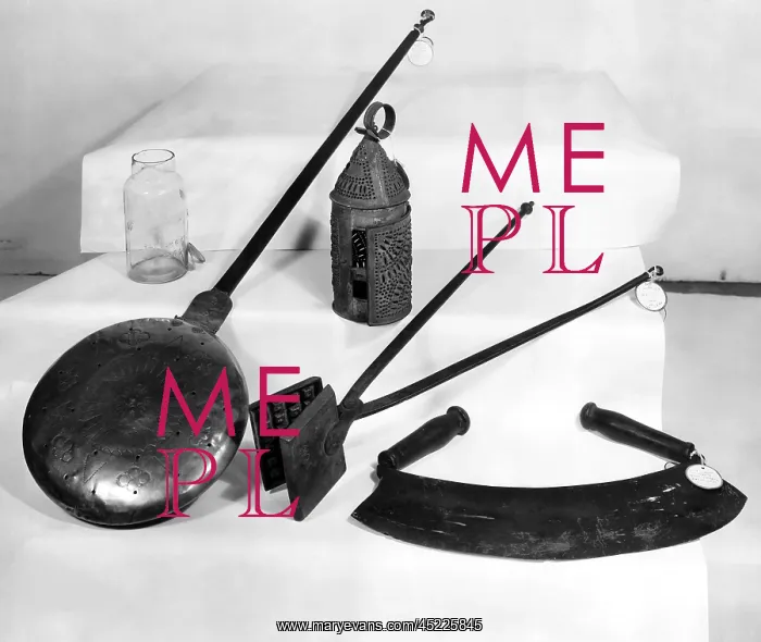 : Kitchenware, Early American household appliances, ? : Kitchenware, Early American household appliances, ?