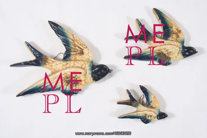 : Kitsch ceramic, set of flying swallows, wall : Kitsch ceramic, set of flying swallows, wall