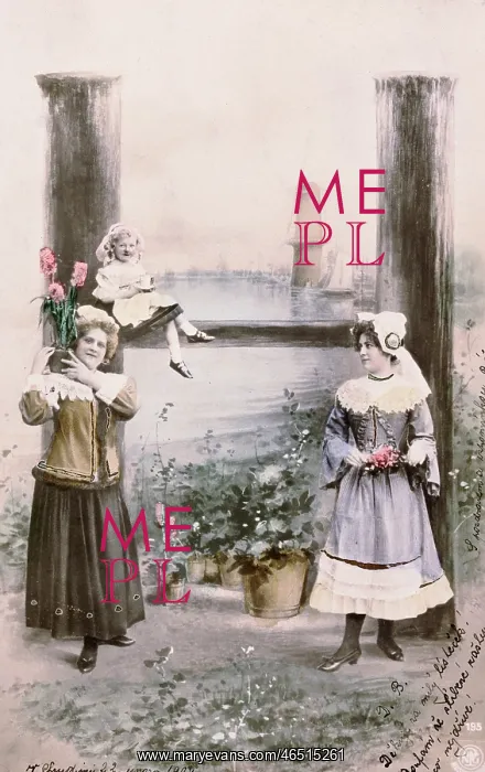  : kitsch  /  souvenir, postcard, initials, photomontage