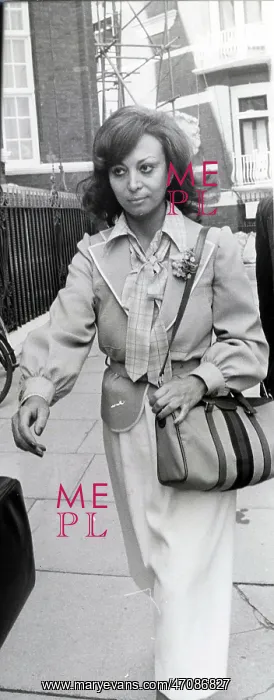 : Kitty Milinaire : Kitty Milinaire