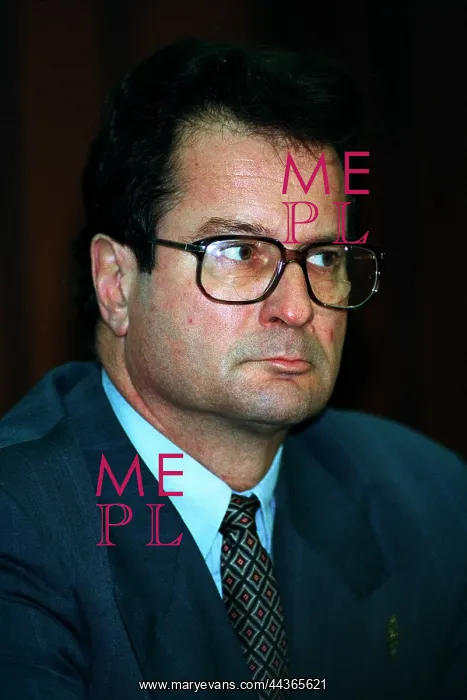  : Klaus Kinkel
