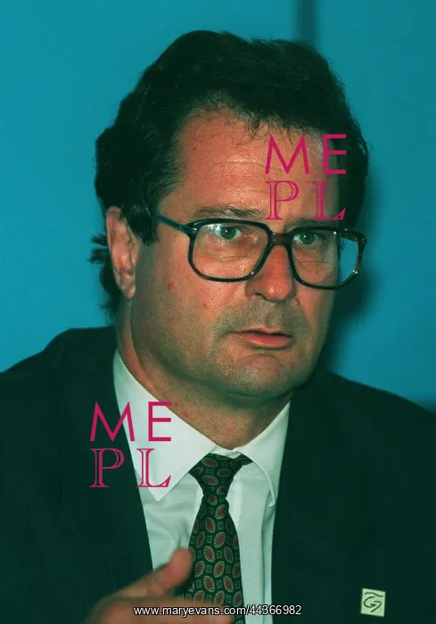  : Klaus Kinkel