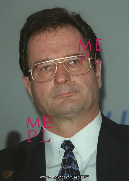  : Klaus Kinkel