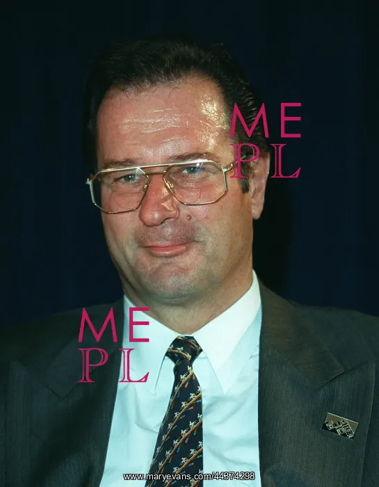  : Klaus Kinkel
