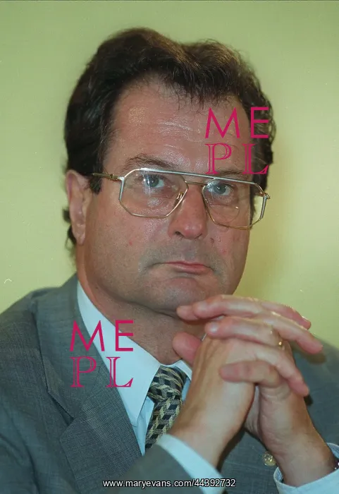  : Klaus Kinkel